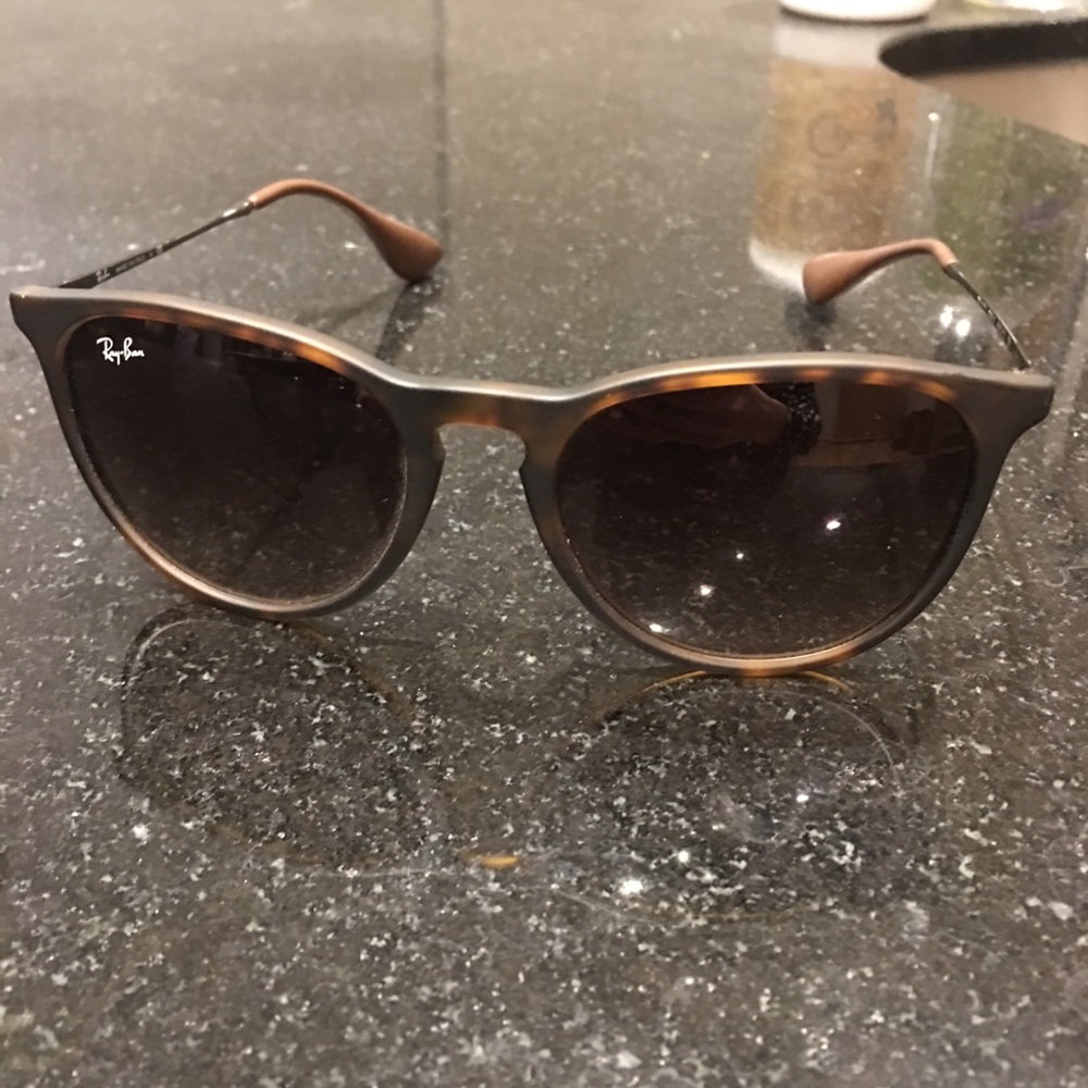 Classic Erika Ray-Ban Sunglasses